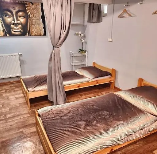 Simple Near Hockey & Football Arena Apartamento