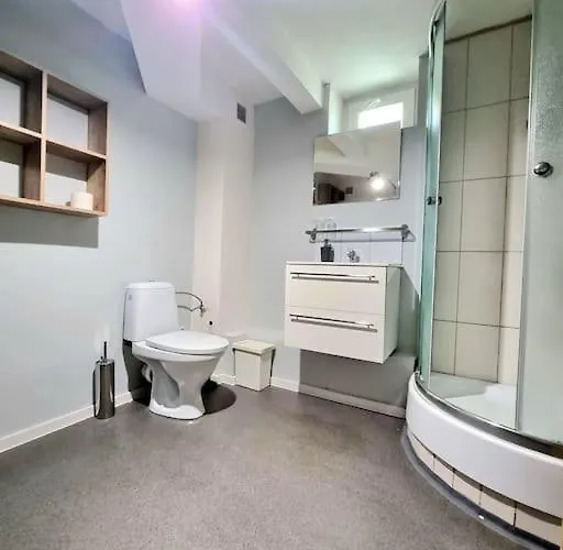 Simple Near Hockey & Football Arena Apartamento